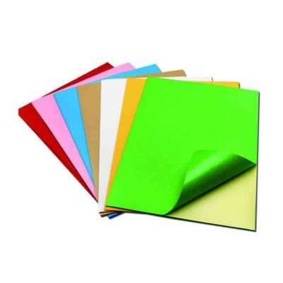 Papel esparadrapo alto da etiqueta do vinil do tamanho da letra do papel da etiqueta da polpa de madeira do prêmio 100% da cor A4