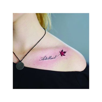 Etiqueta da tatuagem do corpo da folha de ouro